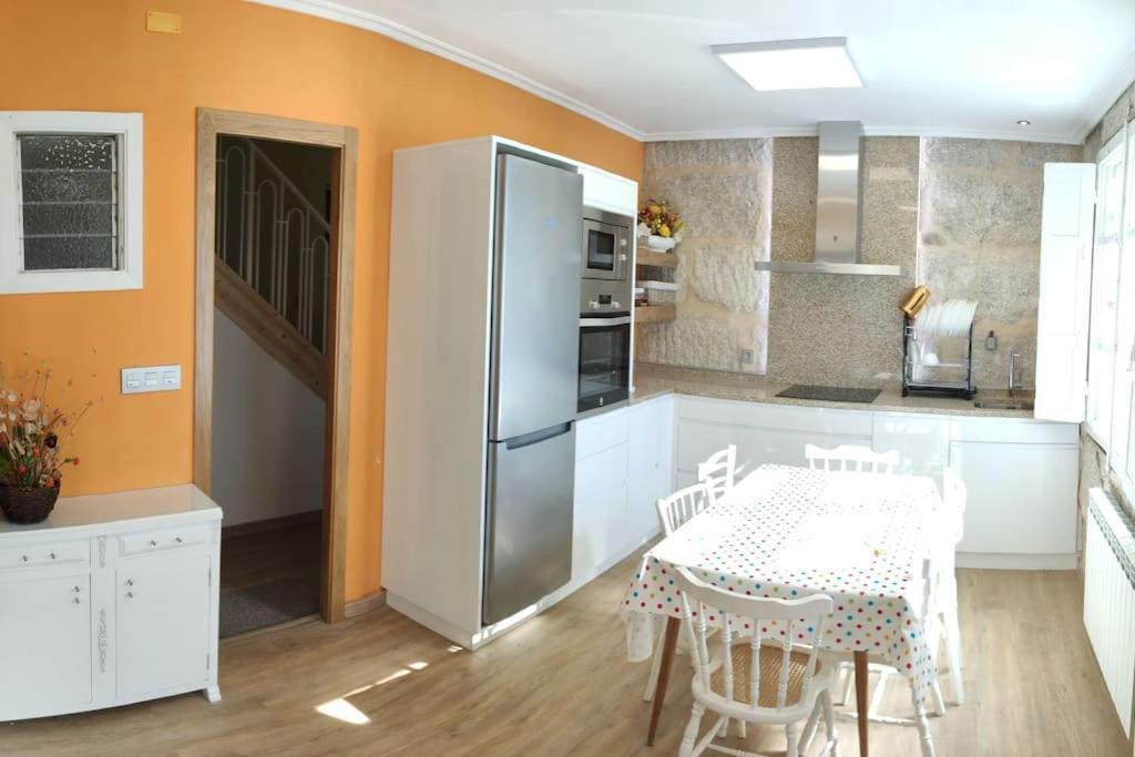Casa Carmina: Casa Para Pequenos Grupos En El Corazon De Galicia O Irixo Ngoại thất bức ảnh