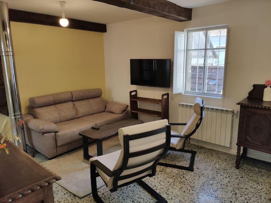 Casa Carmina: Casa Para Pequenos Grupos En El Corazon De Galicia O Irixo Ngoại thất bức ảnh